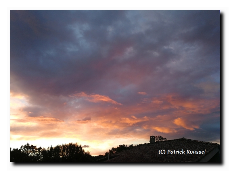 énorme nuage rouge du matin côté ouest