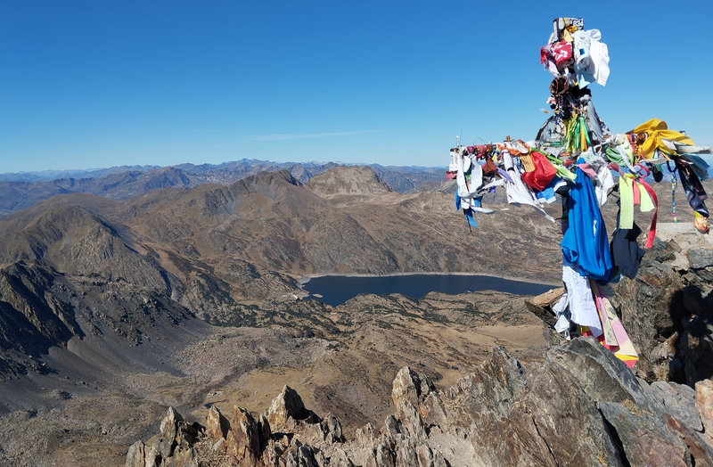 en chemin, paysage de montagne